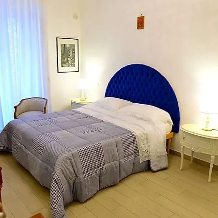 Oz Oda ve Kahvaltı 3*