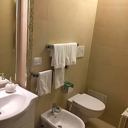 Oz Oda ve Kahvaltı Bari